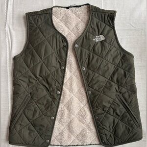 The North Face Girls Sherpa Lined Vest Large 14-16